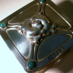 William Hutton & Sons Ltd, Art Nouveau green agate set silver box, possibly designed by Kate Harris, London 1902 SOLD - Image 2