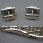 Pentti Sarpaneva, for Turun Hopea, 'Pitsi' cufflinks and tie clip set, Finland, 1972 SOLD - Image 2