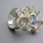 Elis Kauppi for Kupittaan Kulta, synthetic stone set silver ring, from the 'Mountain Stream' collection, Finland, circa 1975 SOLD - Image 2
