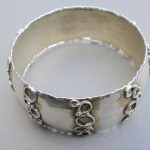 Jane Watling of Lacock, silver and parcel gilt bangle, London 1988 SOLD - Image 2