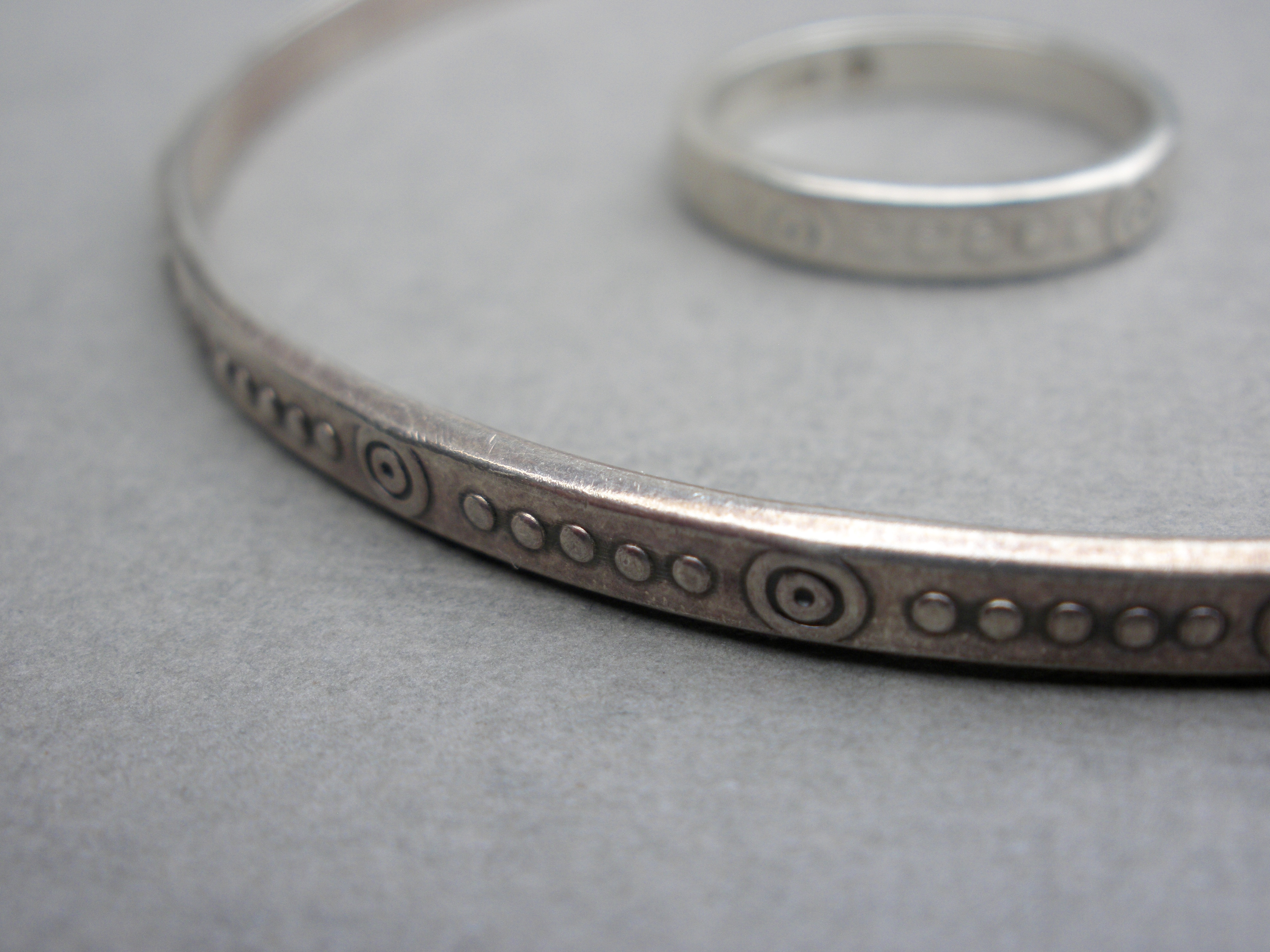 Börje Rajalin, for Kalevala Koru, silver 'Rime' bangle and matching ring,  Finland, 1984 SOLD – John Kelly 1880+