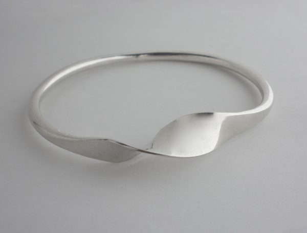 Tone Vigeland, for Norway Plus Designs Studios, silver bangle, Norway, circa 1968 SOLD