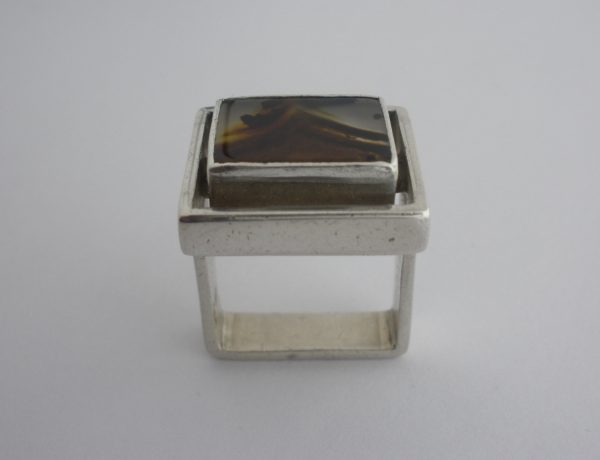 M.N. (maker not known), scenic agate set silver ring, Birmingham 1975 SOLD - Image 2