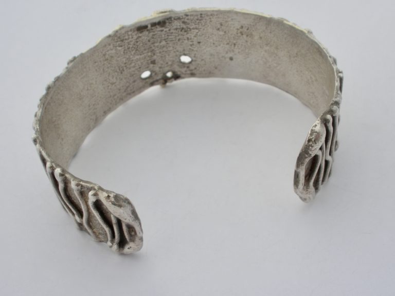 Jane Watling of Lacock, cast silver and parcel gilt bangle, London 1994 (Ref S466) SOLD - Image 7