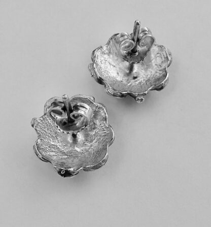 Jane Watling of Lacock (attributed), pair of silver ear studs, unmarked, 1990s (Ref S561) SOLD - Image 3