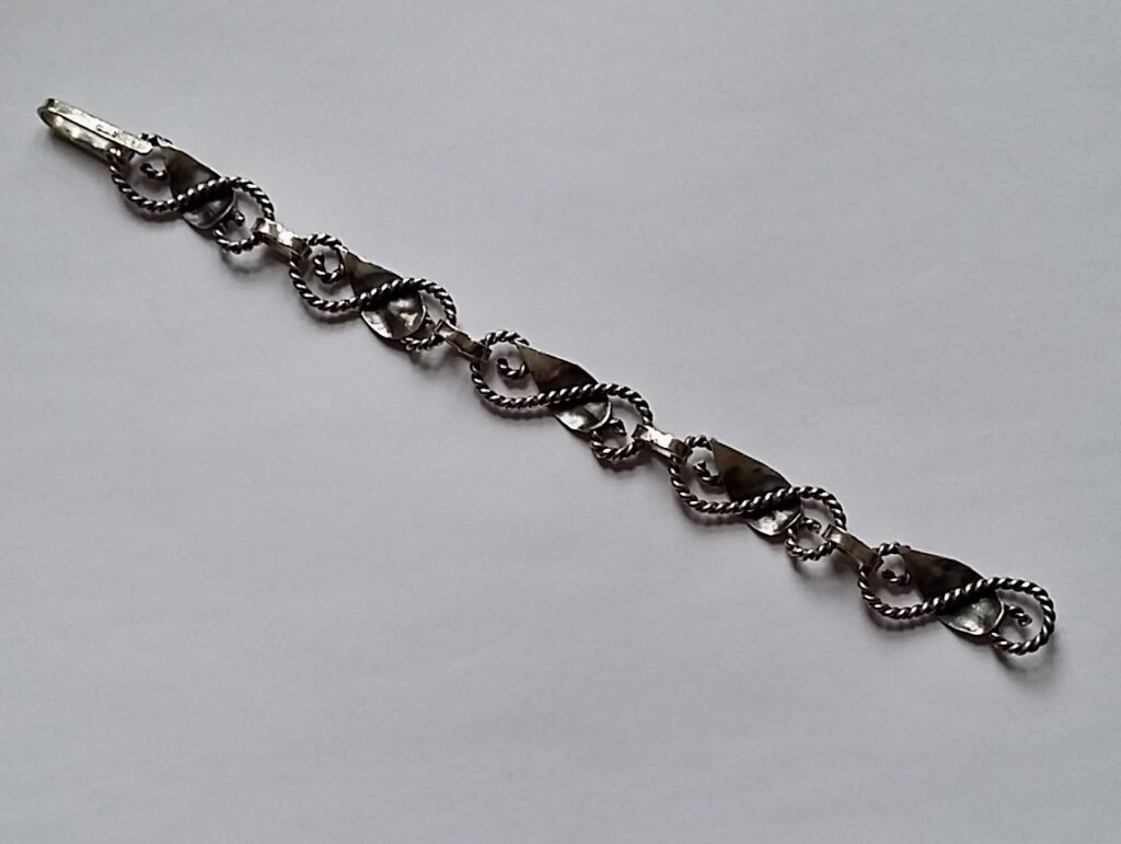 Gladys and Charles Mumford, Arts and Crafts silver bracelet, Falmouth ...
