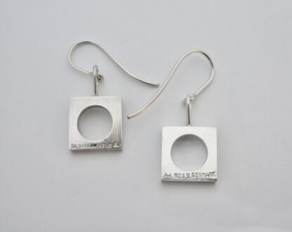 Arne Johansen, pair of silver minimalist cut out drop earrings, Denmark, circa 1970 (Ref S865) SOLD - Image 2