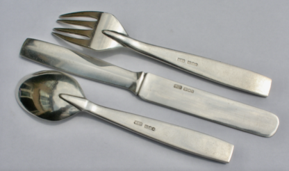 Anthony Hawksley, silver knife, fork and spoon christening set, London 1986 (Ref S781) SOLD - Image 2