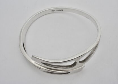 Graham Watling of Lacock, silver bangle, London 1972 (Ref S903) SOLD - Image 5