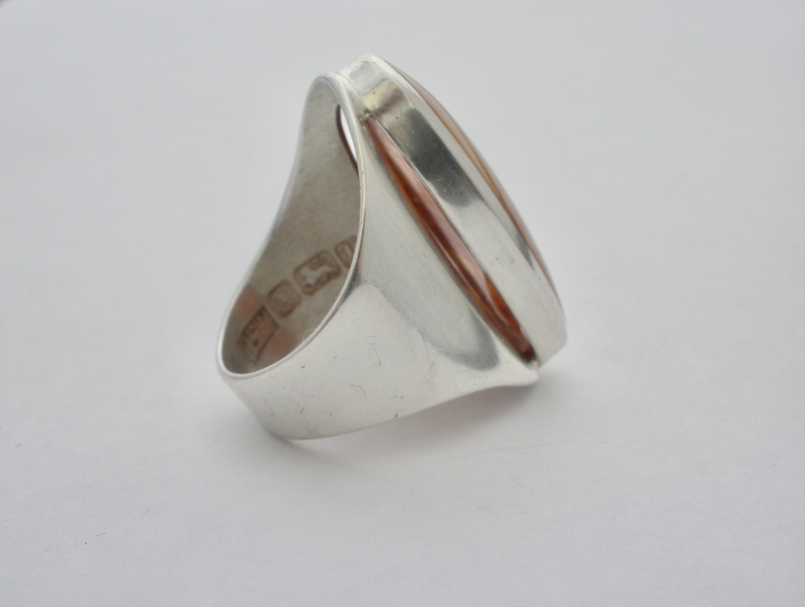 David Scott-Walker, banded agate set silver ring, Sheffield 1986 (Ref ...