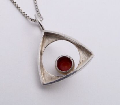 Kultaseppa Salovaara, carnelian set silver pendant on a chain, Finland, circa 1975 (Ref S+179HH) SOLD - Image 4