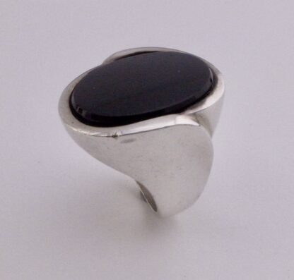 Niels Erik From, black onyx set silver ring, Denmark, 1986 London import mark (Ref S+221HH) SOLD - Image 3