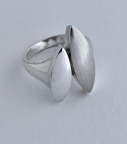 Argenta Designs, silver ring, London 2004 (Ref S+218) SOLD - Image 5