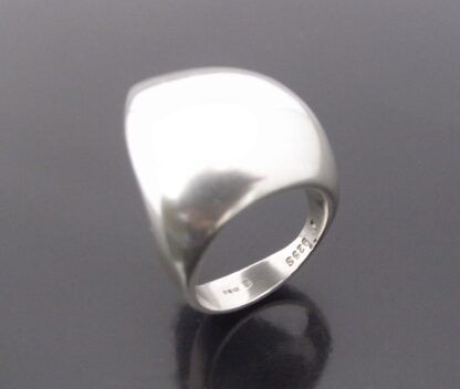 Argenta Designs, silver ring, London 2002 (Ref S+164HH) - Image 5