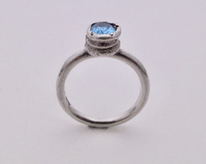 Jane Watling of Lacock, blue topaz set silver 'Tutti Fruitti' ring, London 2008 (Ref S+422) SOLD - Image 4