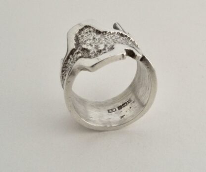 Andrew Swingler (possibly), silver ring, Birmingham 1975 (Ref S+475) SOLD - Image 4