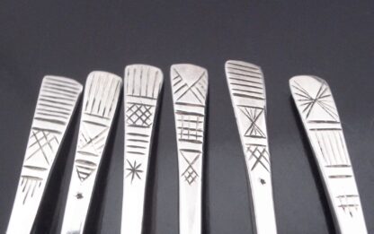 Susannah Mary (Molly) Challoner, harlequin set of six silver Arts and Crafts coffee spoons, London 1952 (Ref S+675) SOLD - Image 3