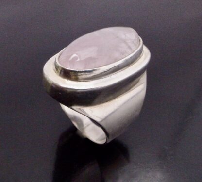 Sydney & Co, rose quartz set silver ring, Birmingham 1976 (Ref S+723) SOLD - Image 2