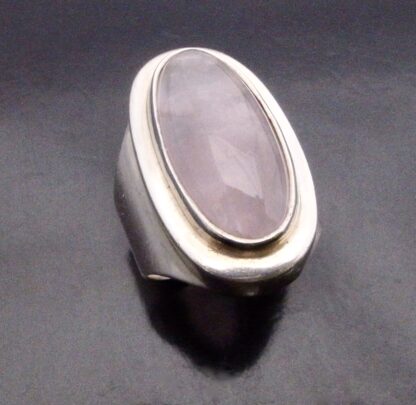 Sydney & Co, rose quartz set silver ring, Birmingham 1976 (Ref S+723) SOLD - Image 4