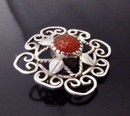 Gladys and Charles Mumford, Arts and Crafts carnelian set silver brooch, Falmouth, circa 1960 (Ref S+767) - Image 2