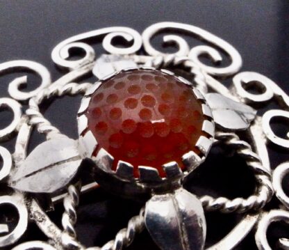 Gladys and Charles Mumford, Arts and Crafts carnelian set silver brooch, Falmouth, circa 1960 (Ref S+767) - Image 6