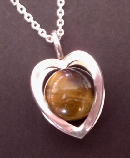 Elis Kauppi for Kupittaan Kulta, tiger eye bead set silver heart pendant on chain, Finland, circa 1975 (Ref S+733) SOLD