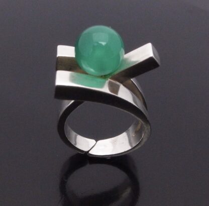 PT (unknown maker), green agate bead set silver ring, France, circa 1975 (Ref S+789) - Image 2