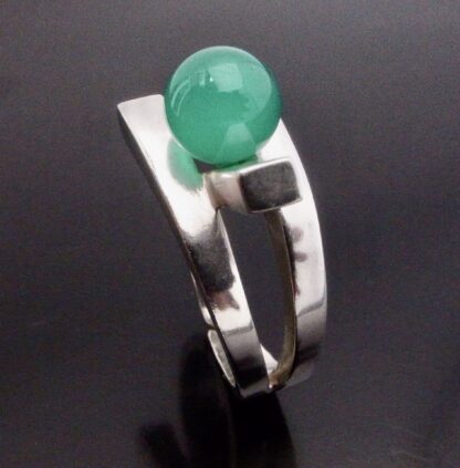 PT (unknown maker), green agate bead set silver ring, France, circa 1975 (Ref S+789) - Image 3