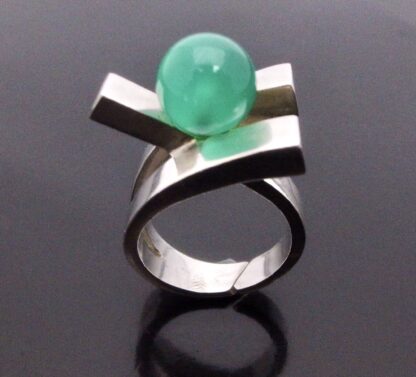 PT (unknown maker), green agate bead set silver ring, France, circa 1975 (Ref S+789)