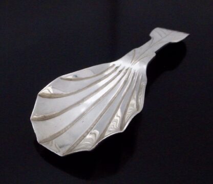 Caroline Lytton (Lady Caroline Mary Noel Lytton), Arts and Crafts style silver caddy spoon, London 1990 (Ref S+794) SOLD - Image 3