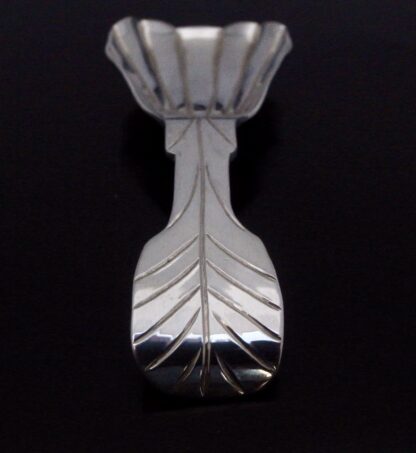 Caroline Lytton (Lady Caroline Mary Noel Lytton), Arts and Crafts style silver caddy spoon, London 1990 (Ref S+794) SOLD - Image 7