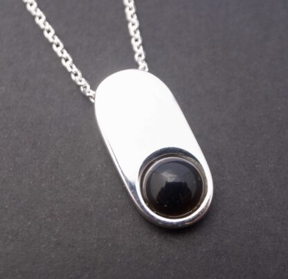 Astri Hilde for A. Holthe, small black onyx mounted silver pendant on chain, Norway, circa 1975 (Ref S+866HH) SOLD