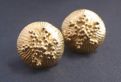 Jane Watling of Lacock, pair of 18 carat gold ear studs, London 1997 (Ref S+923HH)