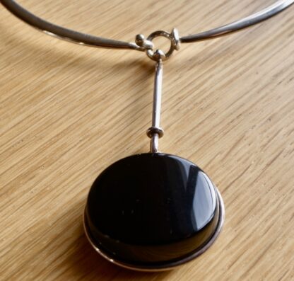 Torun Bülow Hube for Georg Jensen, silver neck ring, No. 410, with a black onyx drop pendant, No. 311C, circa 2015 (Ref S+689HH) - Image 3