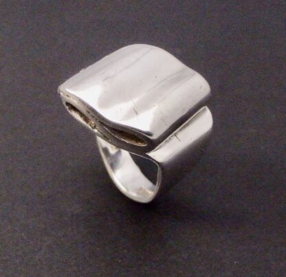 Wally Morgan (Designs) Ltd, silver 'Folded' ring, London 1972 (S+941)