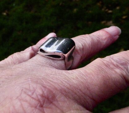 Wally Morgan (Designs) Ltd, silver 'Folded' ring, London 1972 (S+941) - Image 6