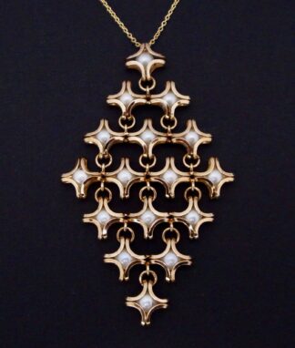 Elis Kauppi for Kupittaan Kulta, rare large 9 carat gold cultured pearl pendant on a chain, Finland, 1976 London import marks (Ref S+943) RESERVED