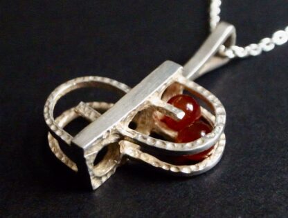 Unknown, silver and carnelian two bead kinetic pendant on chain, Denmark, circa 1975 (Ref S+976) - Image 3