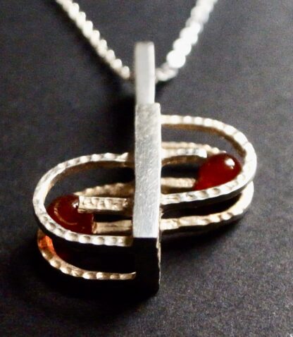 Unknown, silver and carnelian two bead kinetic pendant on chain, Denmark, circa 1975 (Ref S+976) - Image 4