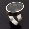 Elis Kauppi for Kupittaan Kulta, moss agate set silver ring, Finland, 1973 London import marks (Ref S+1080) - Image 3