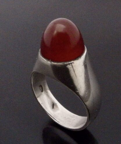 Peter Hammond Dollar, carnelian set silver ring, London 1973 (Ref S+1077) SOLD - Image 3