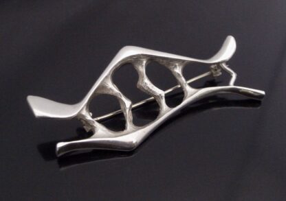 Gudmund Elvestad for J. Tostrup, modernist openwork abstract silver brooch, Norway, circa 1965 (Ref S+1097) SOLD - Image 2