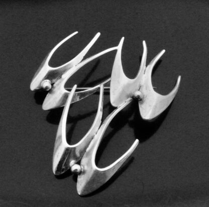 Thomas Lynton Mott, silver abstract swallows in flight brooch, Birmingham 1964 (Ref S+2028)