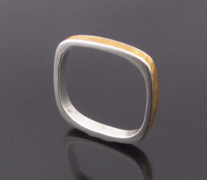 Anonymous, yellow enamel silver ring, of recent manufacture (Ref S+2031) SOLD - Image 2