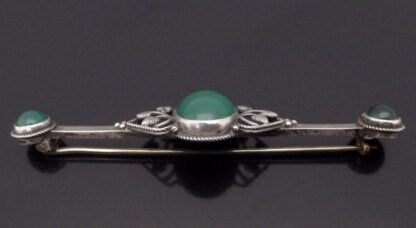 Anonymous, Arts and Crafts chrysoprase set silver bar brooch, circa 1920 (Ref S+2056) SOLD - Image 5