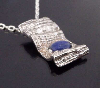 Knud V Andersen, silver brutalist sodalite set silver pendant on chain, Denmark, circa 1970 (Ref S+2104) - Image 2