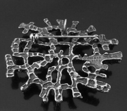Else and Paul Hughes, cast silver pendant brooch, Norway, circa 1968 (Ref S+2137) - Image 5