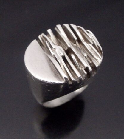 Guy Watson, impressive brutalist silver ring, London 1971 (Ref S+2145) SOLD - Image 4