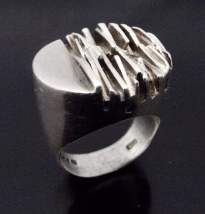 Guy Watson, impressive brutalist silver ring, London 1971 (Ref S+2145) SOLD - Image 5