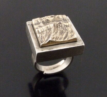Hermann Siersbol, silver and silver gilt brutalist ring, Denmark, circa 1985 (Ref S+2221)